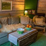 Cozy Retreat In Scenic Valley, E6 South Of Trondheim