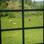 Cozy Retreat In Scenic Valley, E6 South Of Trondheim Prázdninový dům Støren